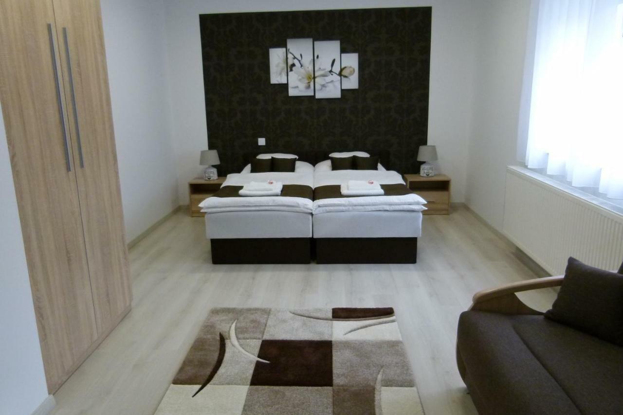 Wolf House Apartman 절러에게르세그 외부 사진