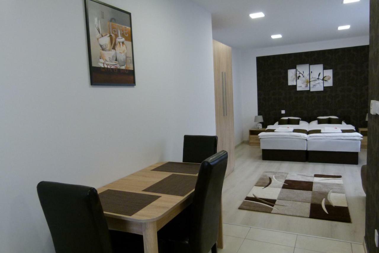 Wolf House Apartman 절러에게르세그 외부 사진