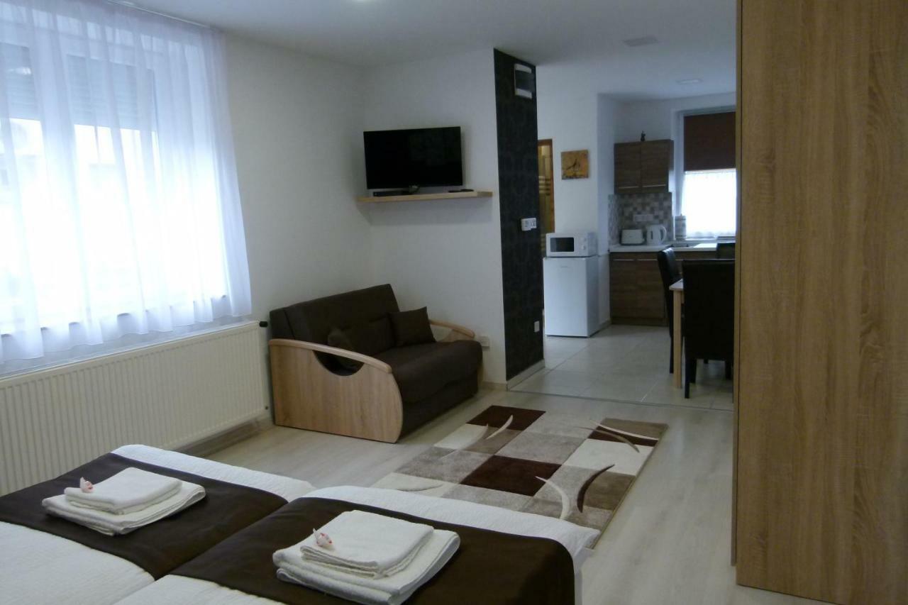 Wolf House Apartman 절러에게르세그 외부 사진