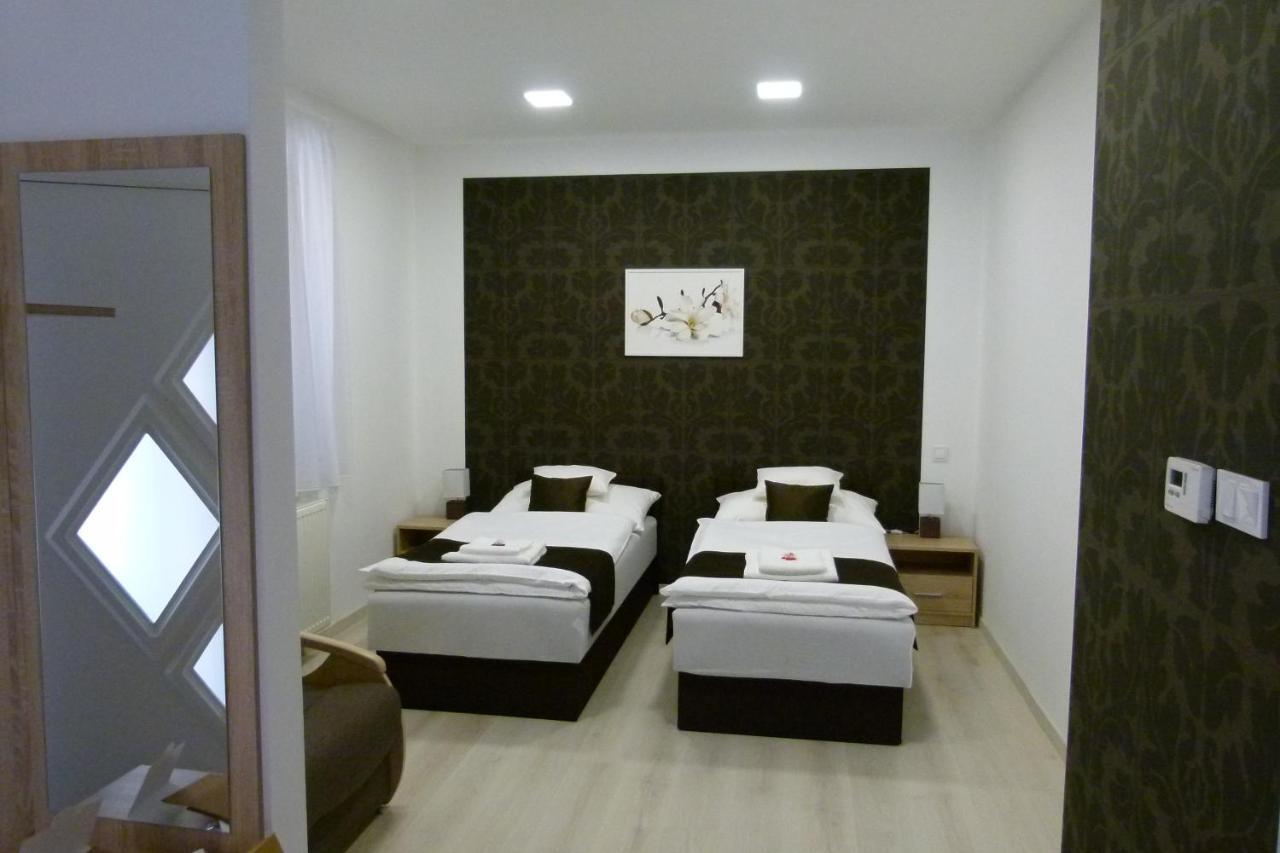 Wolf House Apartman 절러에게르세그 외부 사진